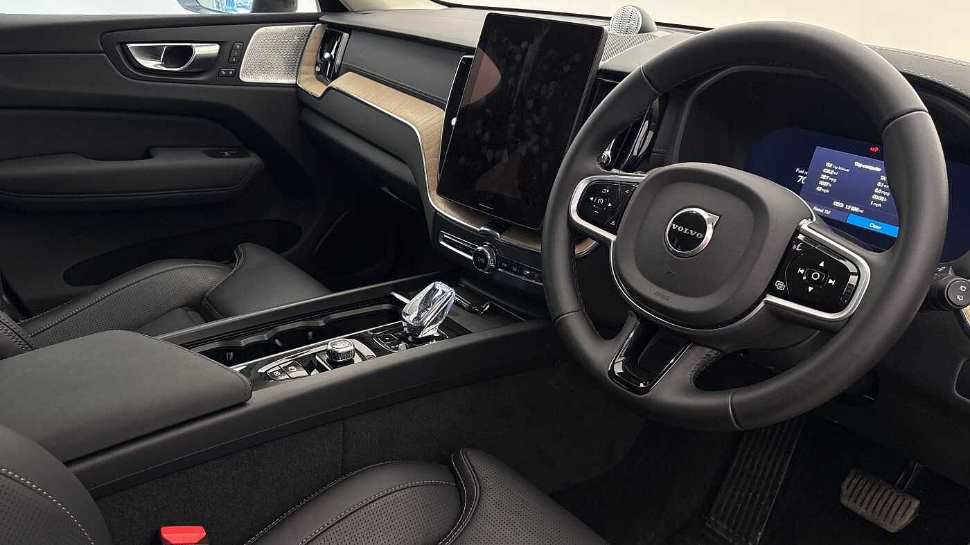 Used Volvo XC60 2025 for sale - 78211979: Photo 3