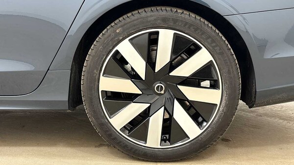 Used Volvo V90 2025 for sale - 76265643: Photo 15