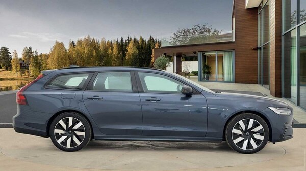 Used Volvo V90 2025 for sale - 76265643: Photo 2