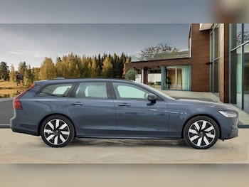Used Volvo V90 2025 for sale - 76265643: Photo