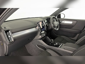 Used Volvo XC40 2026 for sale - 79446010: Photo