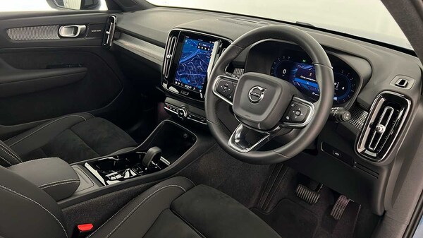 Used Volvo XC40 2023 for sale - 75652764: Photo 12