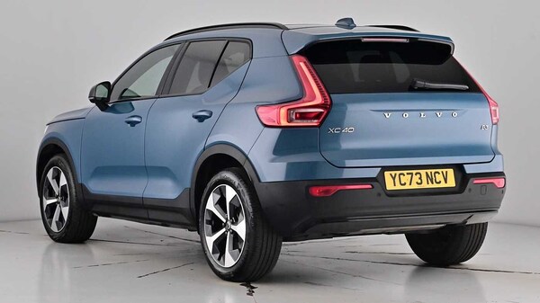 Used Volvo XC40 2023 for sale - 75652764: Photo 2