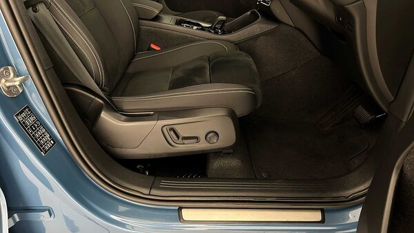 Used Volvo XC40 2023 for sale - 75652764: Photo 33