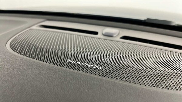 Used Volvo XC40 2023 for sale - 75652764: Photo 37