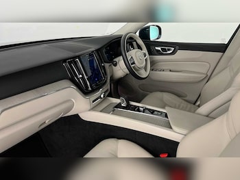 Used Volvo XC60 2022 for sale - 76780327: Photo