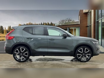 Used Volvo XC40 2025 for sale - 76507682: Photo