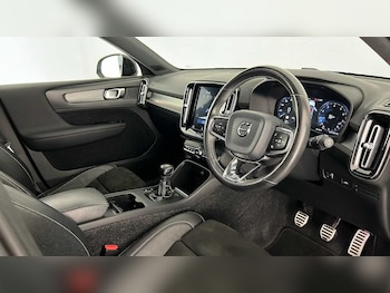 Used Volvo XC40 2020 for sale - 76172384: Photo 3