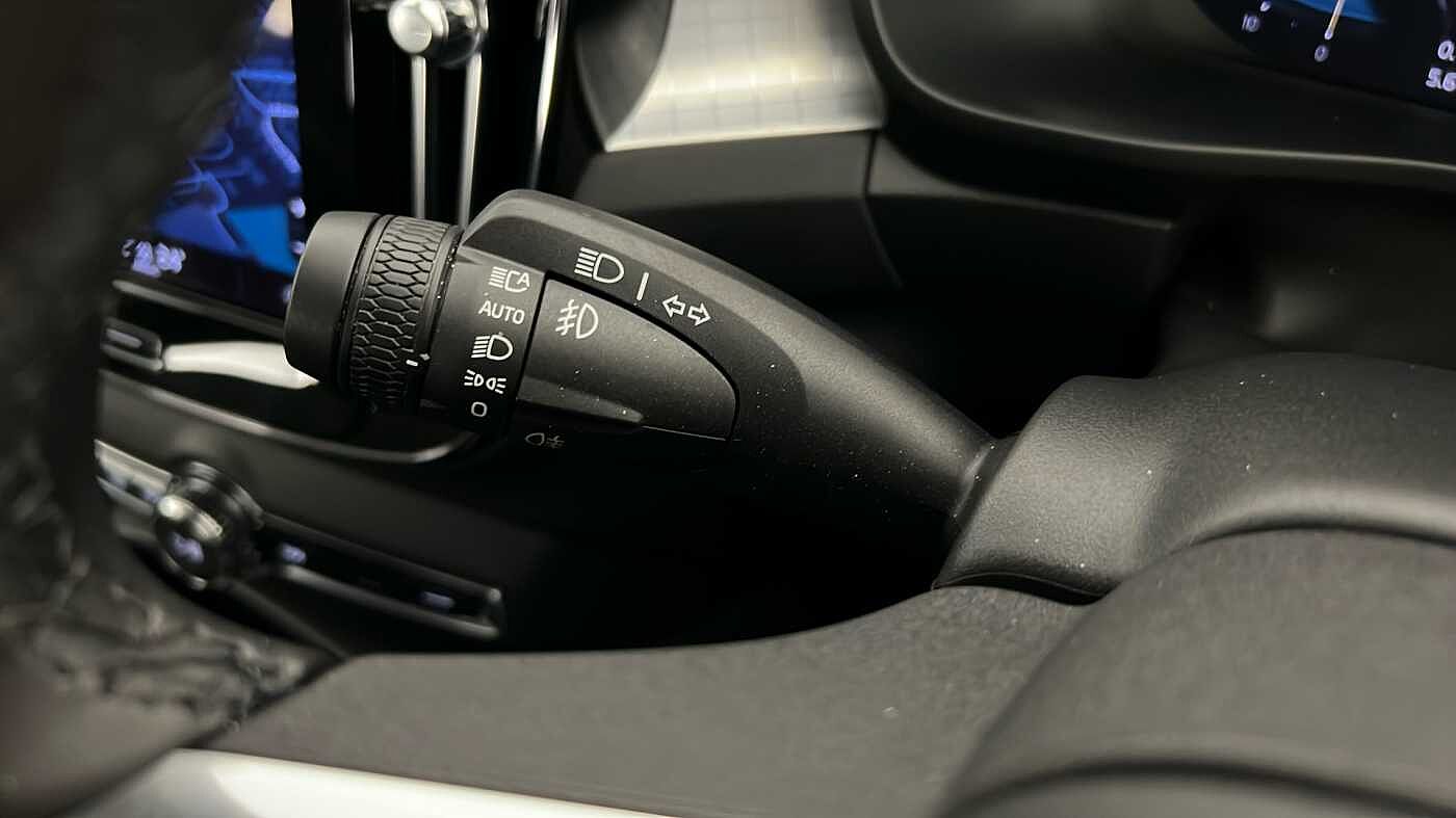 Used Volvo XC40 2023 for sale - 76384426: Photo 37