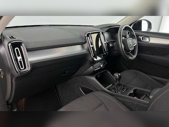 Used Volvo XC40 2022 for sale - 76344120: Photo
