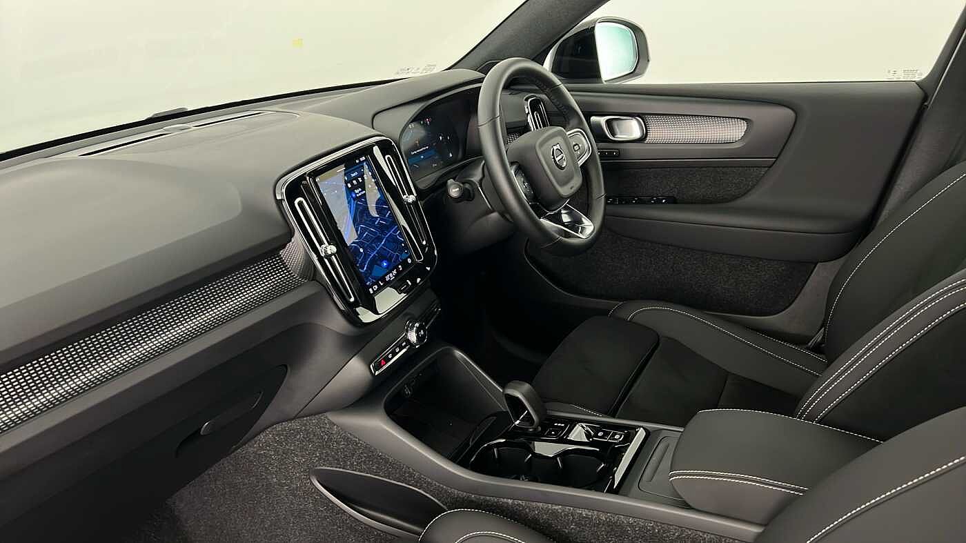 Used Volvo XC40 2025 for sale - 76664381: Photo 10