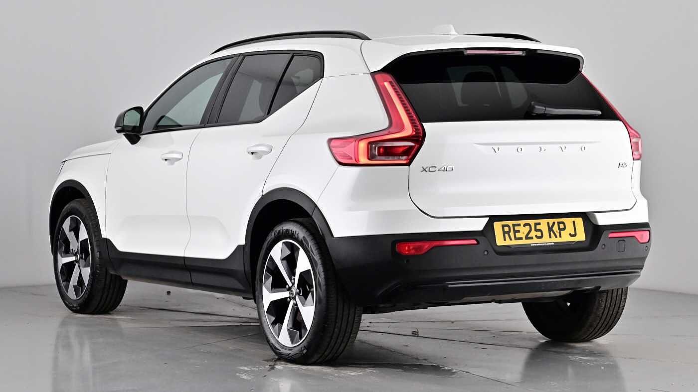 Used Volvo XC40 2025 for sale - 76664381: Photo 2