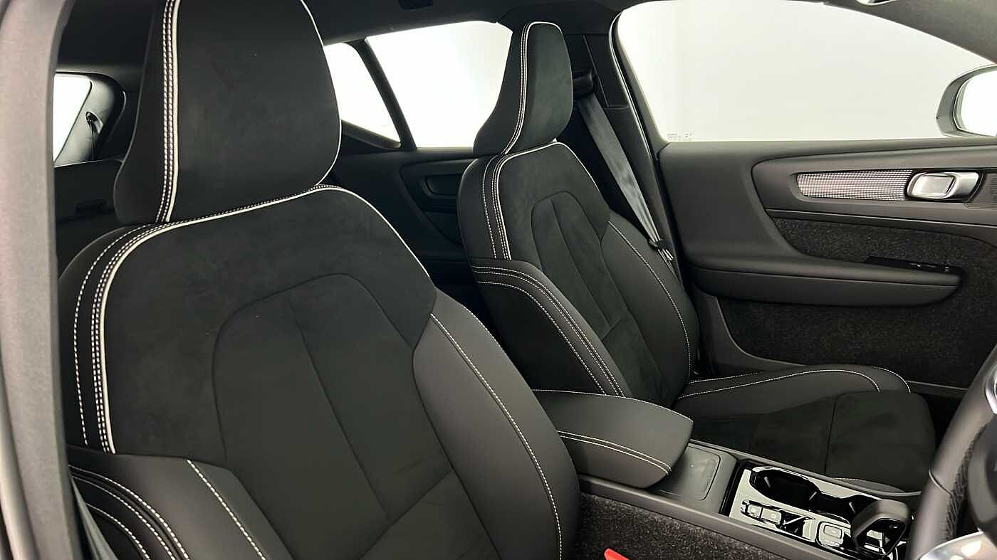 Used Volvo XC40 2025 for sale - 76664381: Photo 35