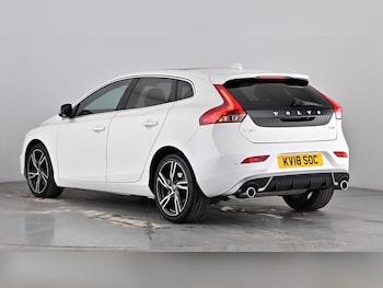 Used Volvo V40 2018 for sale - 77965289: Photo