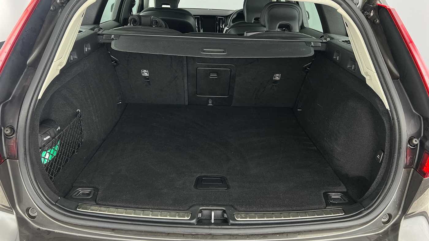 Used Volvo V60 2021 for sale - 76507729: Photo 6