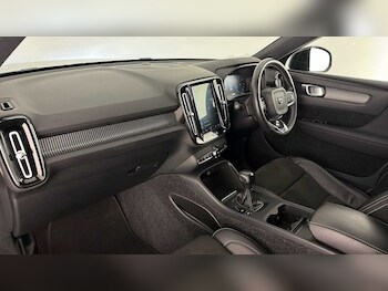 Used Volvo XC40 2018 for sale - 77702728: Photo