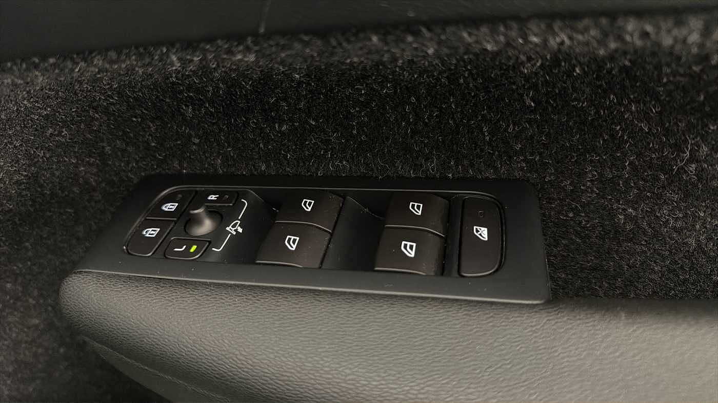 Used Volvo XC40 2018 for sale - 77702728: Photo 45