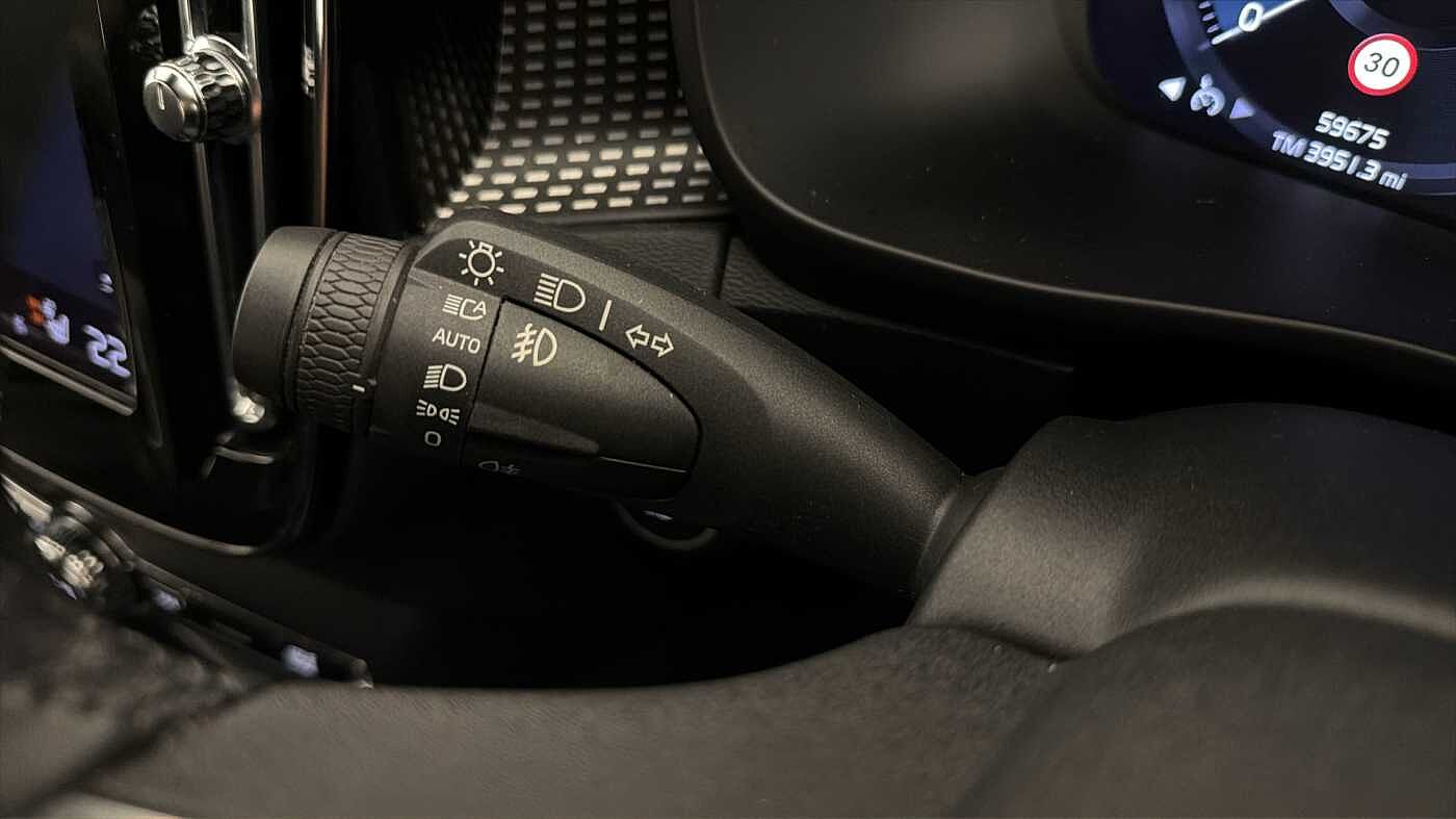 Used Volvo XC40 2021 for sale - 77778407: Photo 38