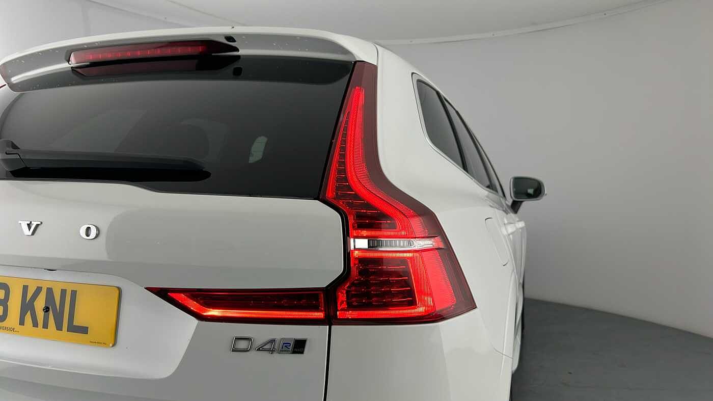 Used Volvo XC60 2018 for sale - 76984181: Photo 32