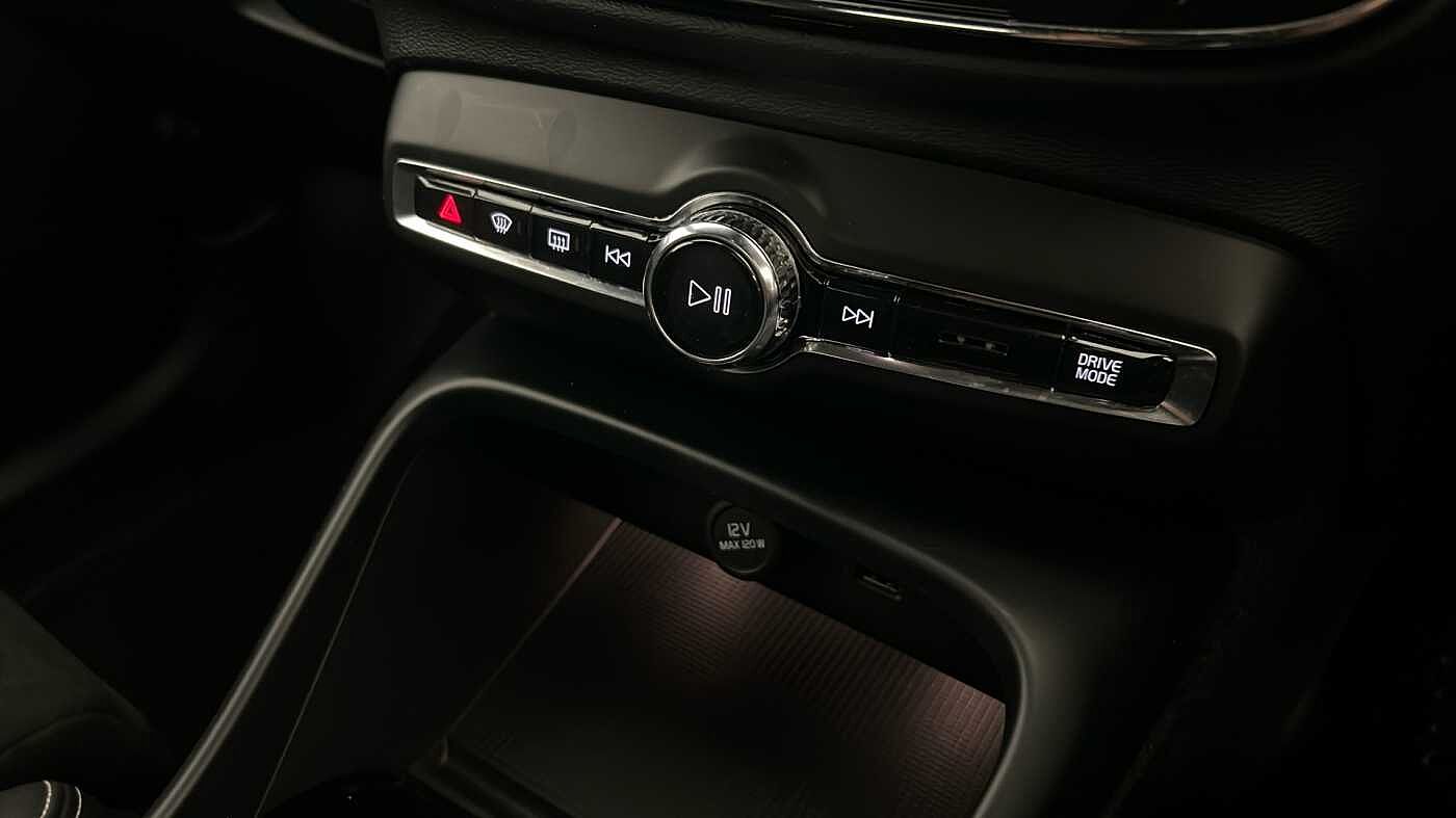 Used Volvo XC40 2021 for sale - 76494099: Photo 44