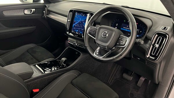 Used Volvo XC40 2025 for sale - 75652758: Photo 15