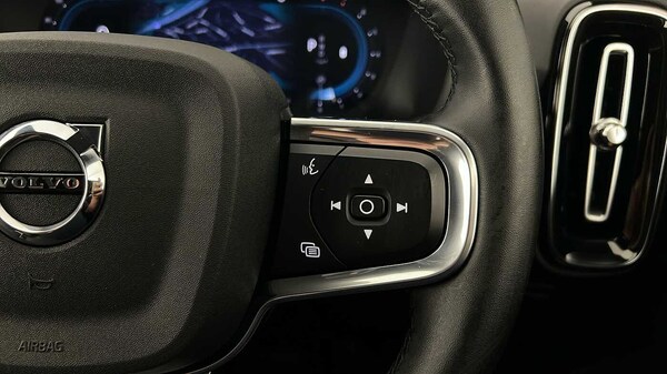 Used Volvo XC40 2025 for sale - 75652758: Photo 19