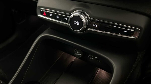 Used Volvo XC40 2025 for sale - 75652758: Photo 45