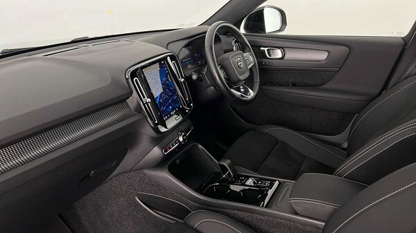 Used Volvo XC40 2025 for sale - 75652758: Photo 9