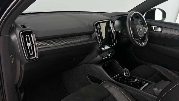 Used Volvo XC40 2021 for sale - 76344085: Photo 3