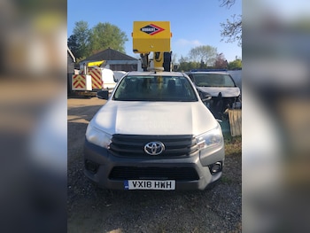 Used Toyota Hilux 2018 for sale - 78354429: Photo