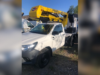 Used Toyota Hilux 2018 for sale - 78354429: Photo