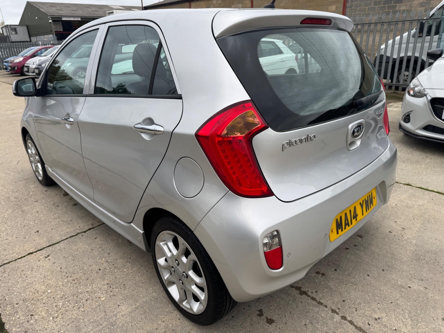 Used Kia Picanto 2014 for sale - 76388562: Photo 4