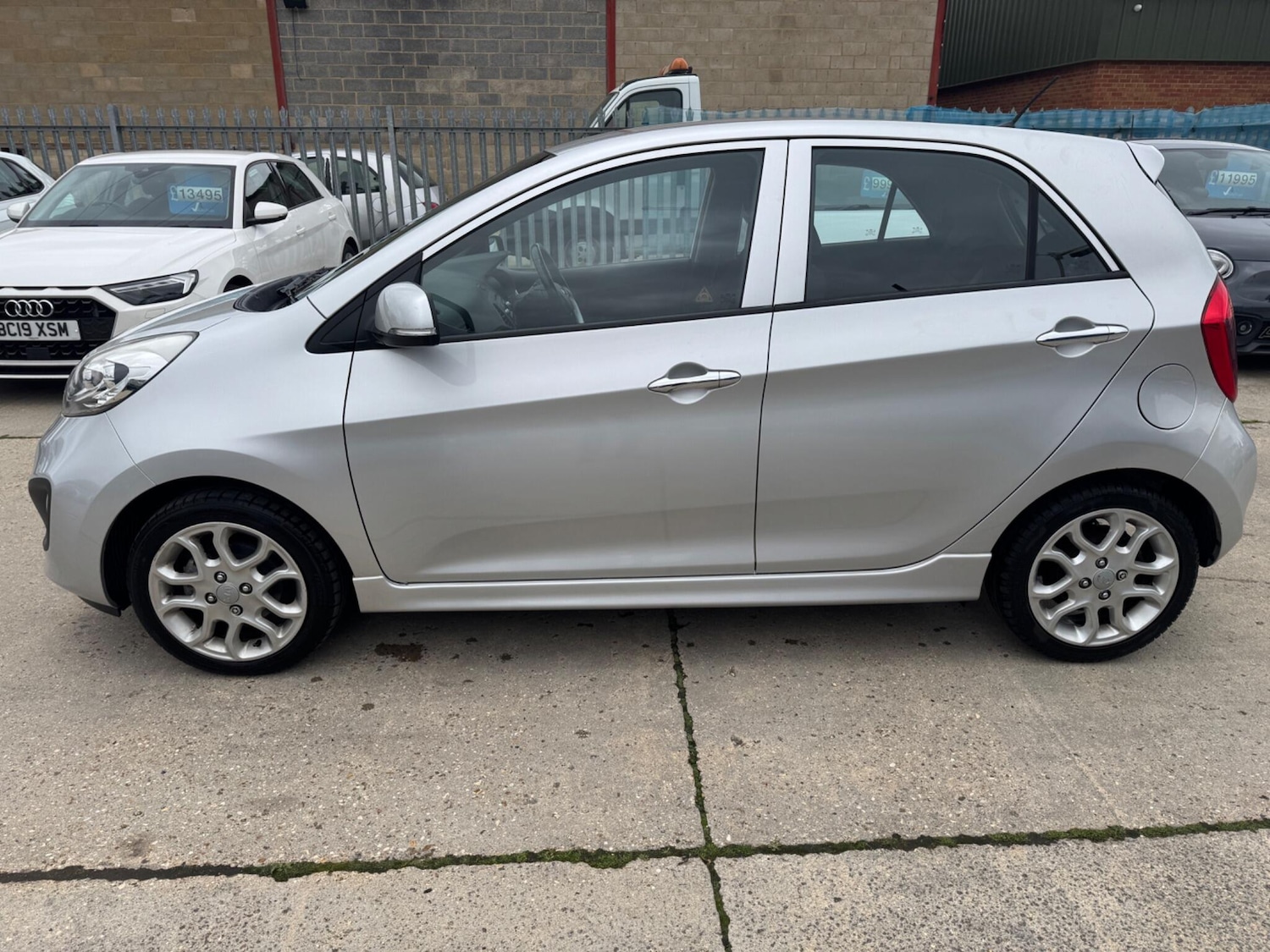 Used Kia Picanto 2014 for sale - 76388562: Photo 6