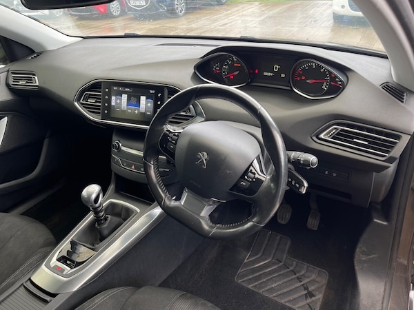 Used Peugeot 308 2015 for sale - 76326373: Photo 12