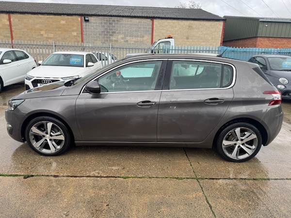 Used Peugeot 308 2015 for sale - 76326373: Photo 5