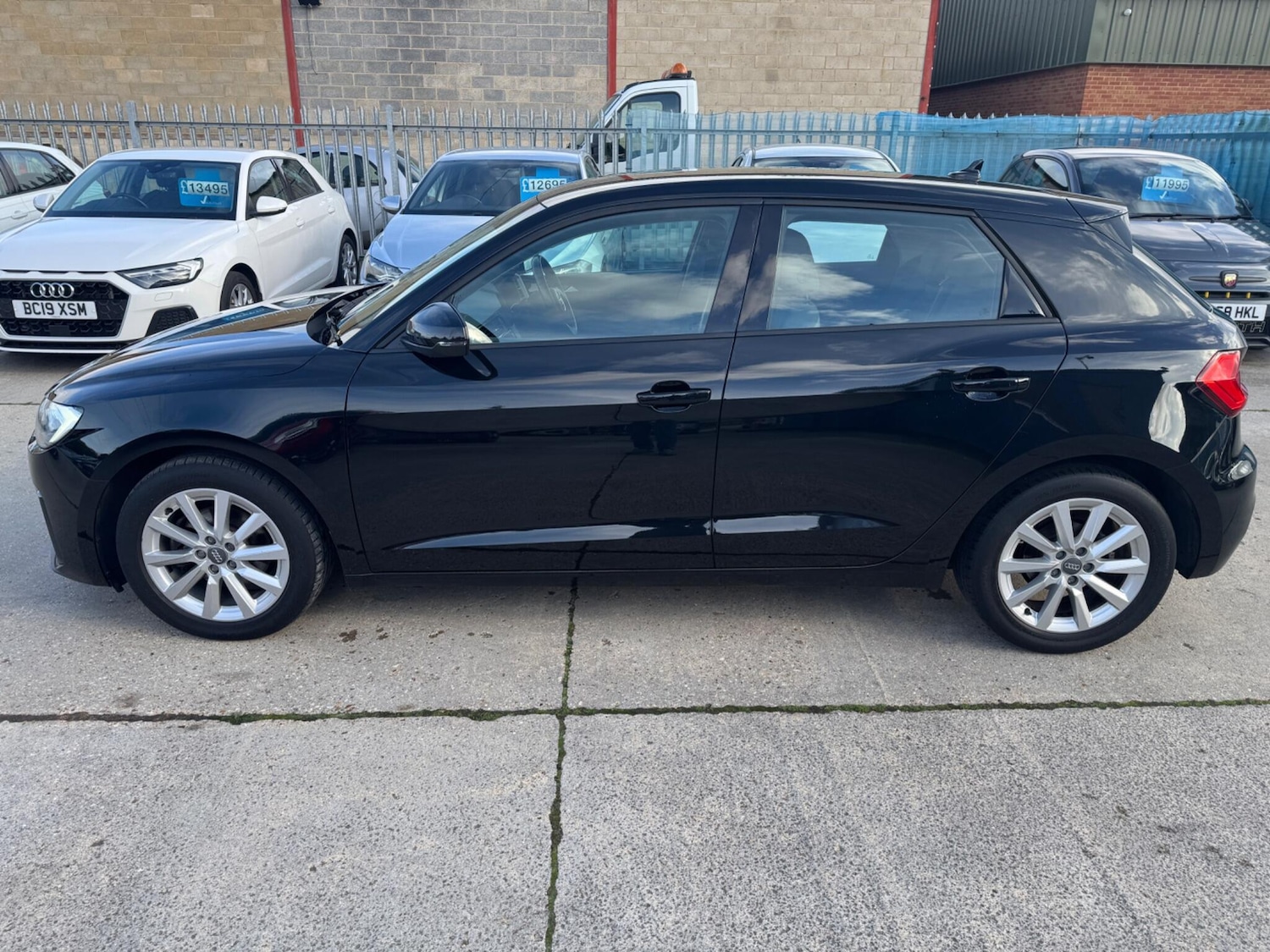 Used Audi A1 for sale - 76997875: Photo 4