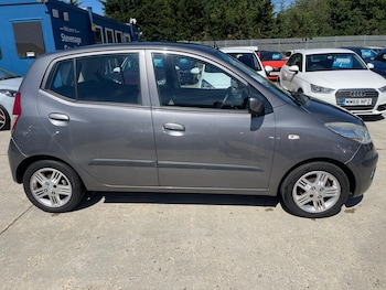 Used Hyundai i10 2010 for sale - 75215468: Photo