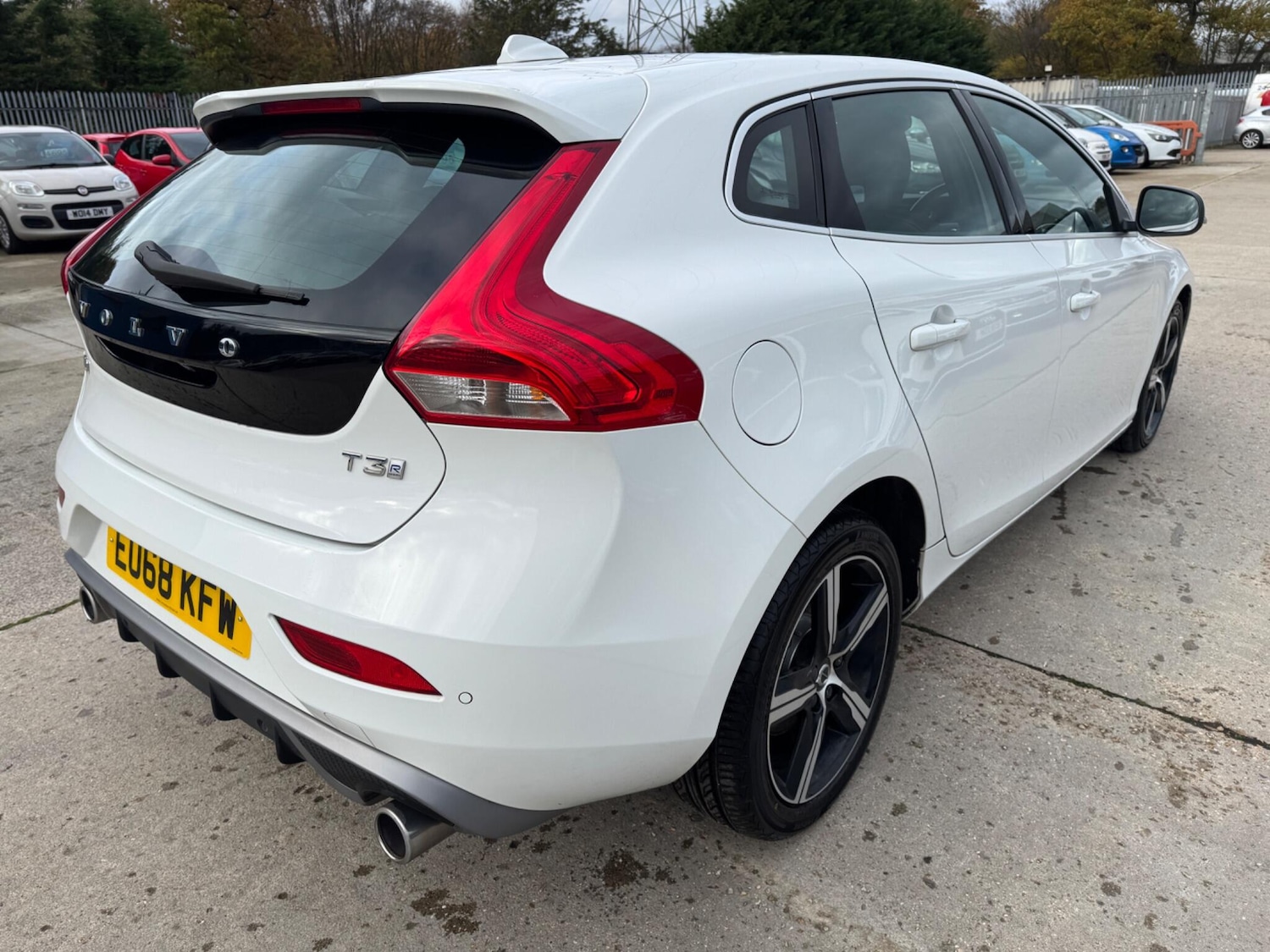 Used Volvo V40 2018 for sale - 76990978: Photo 10