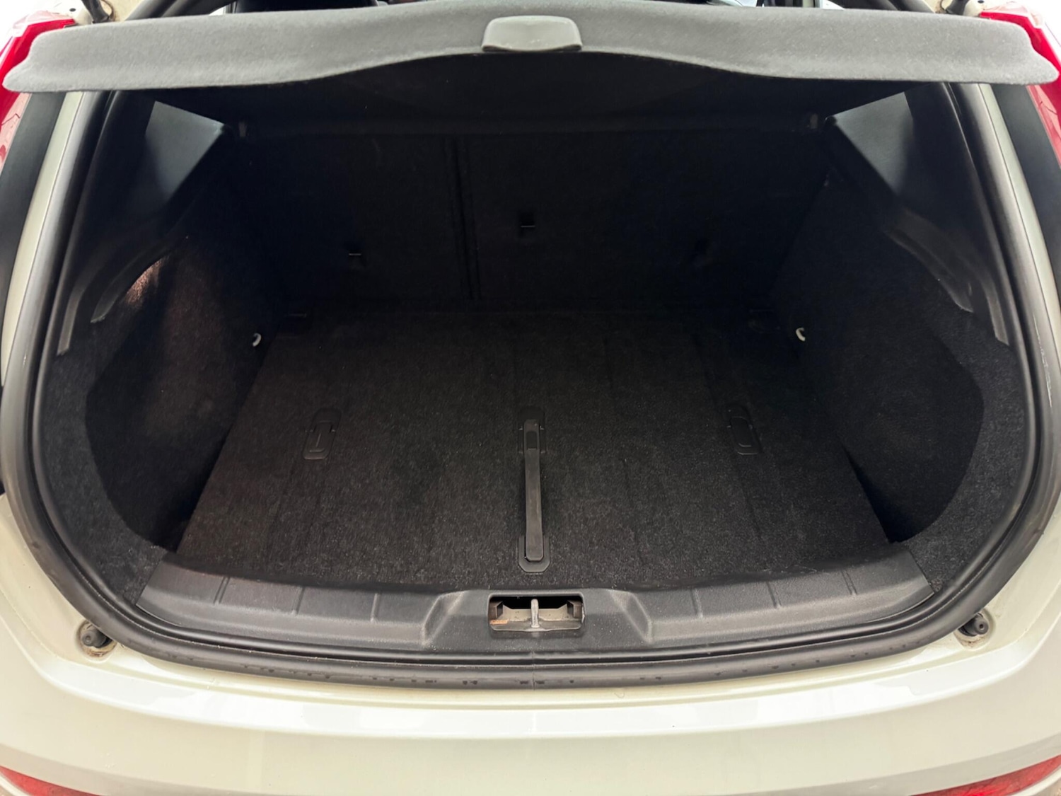 Used Volvo V40 2018 for sale - 76990978: Photo 16