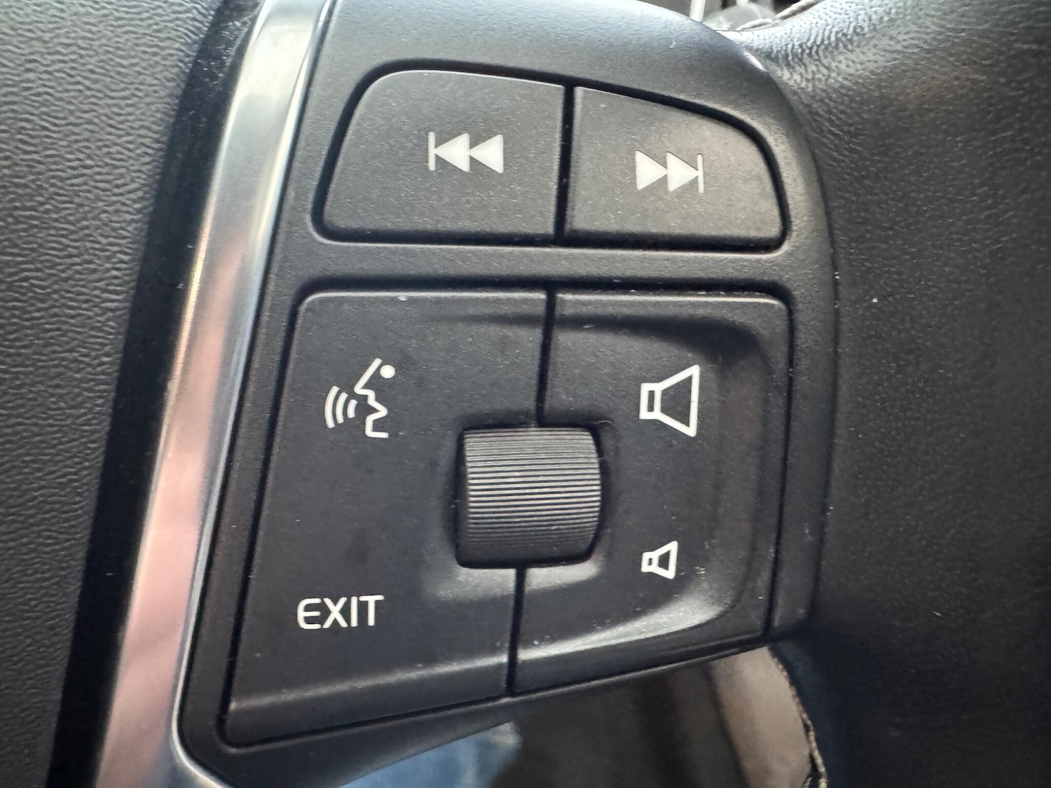 Used Volvo V40 2018 for sale - 76990978: Photo 21