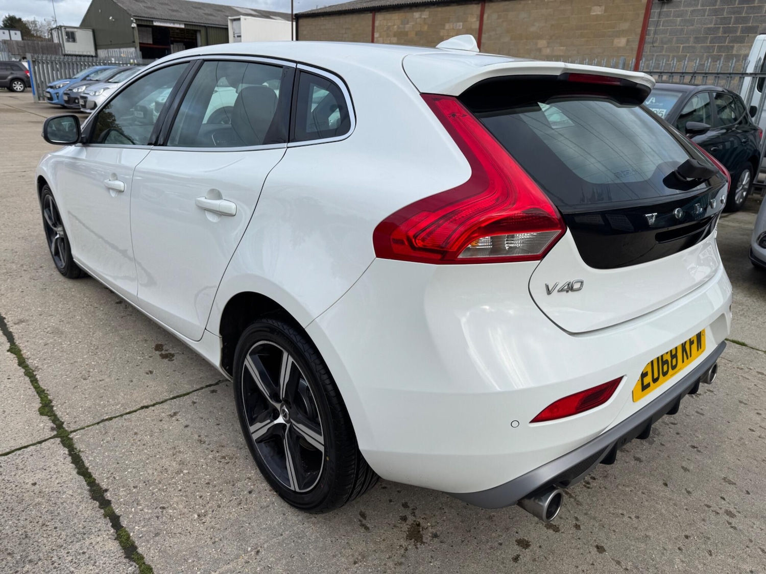 Used Volvo V40 2018 for sale - 76990978: Photo 8