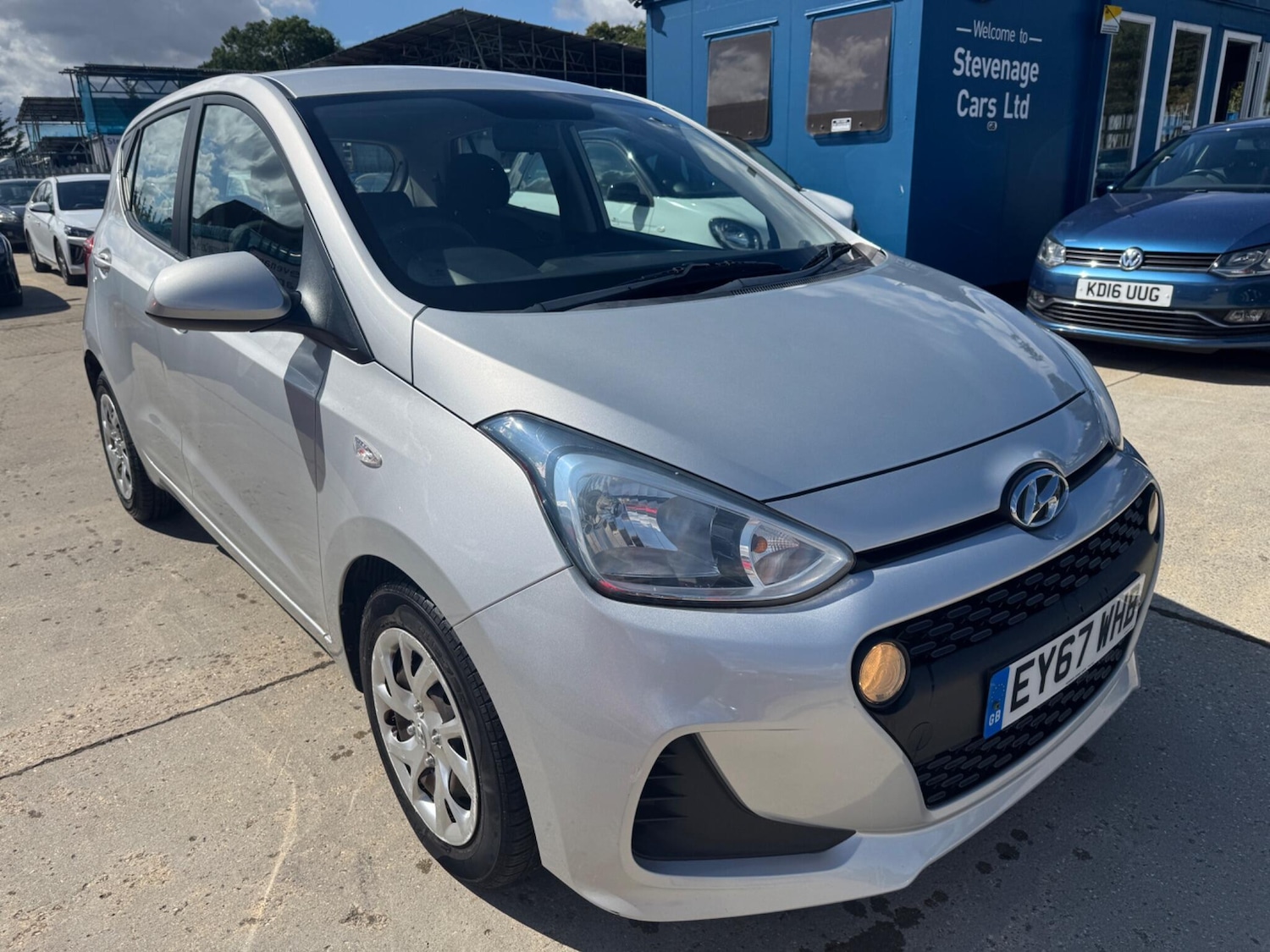 Used Hyundai i10 2017 for sale - 76987781: Photo 1