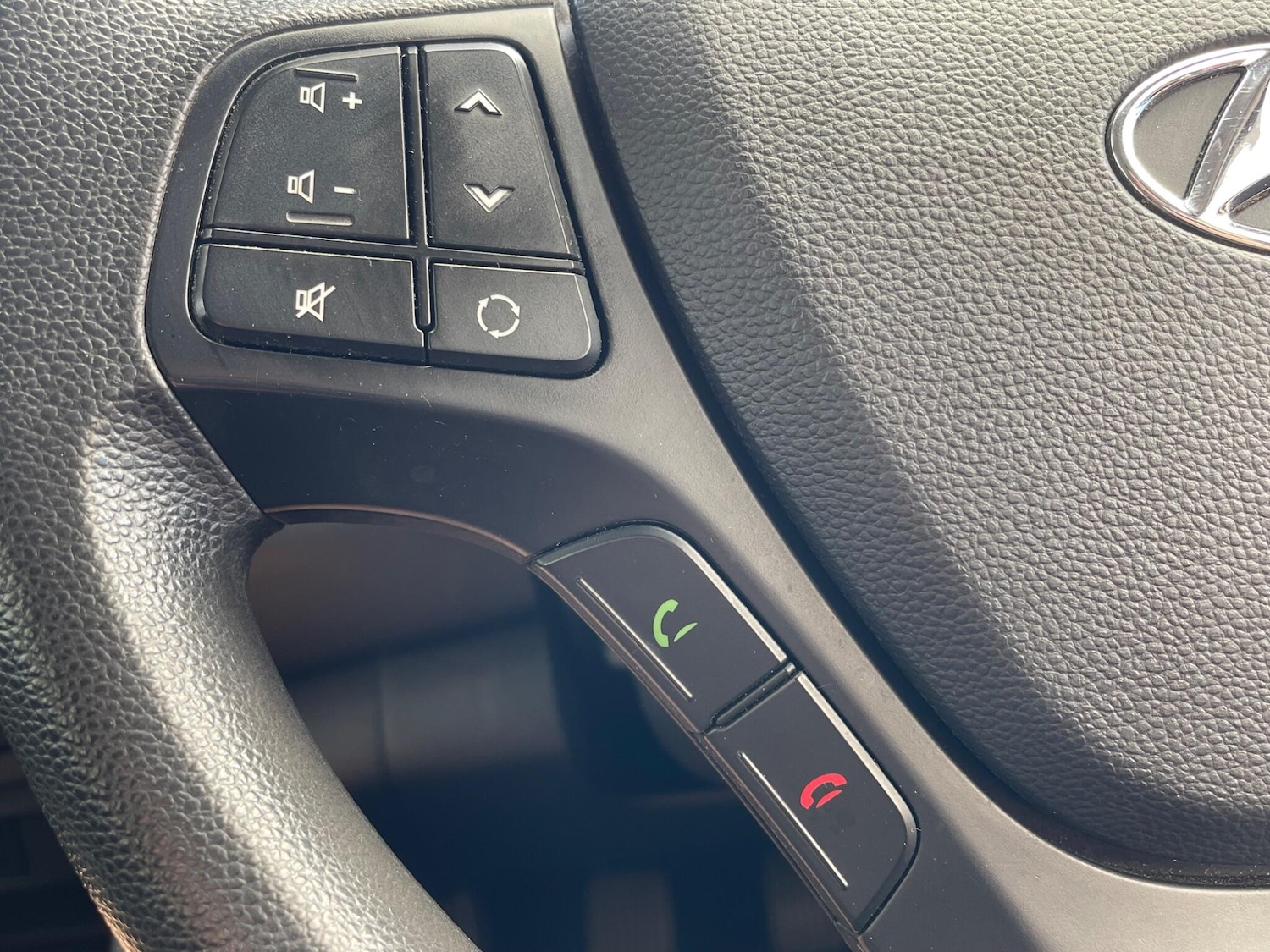 Used Hyundai i10 2017 for sale - 76987781: Photo 14