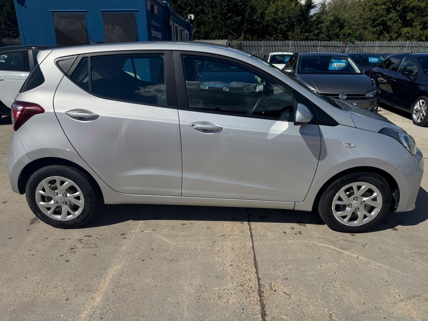 Used Hyundai i10 2017 for sale - 76987781: Photo 7