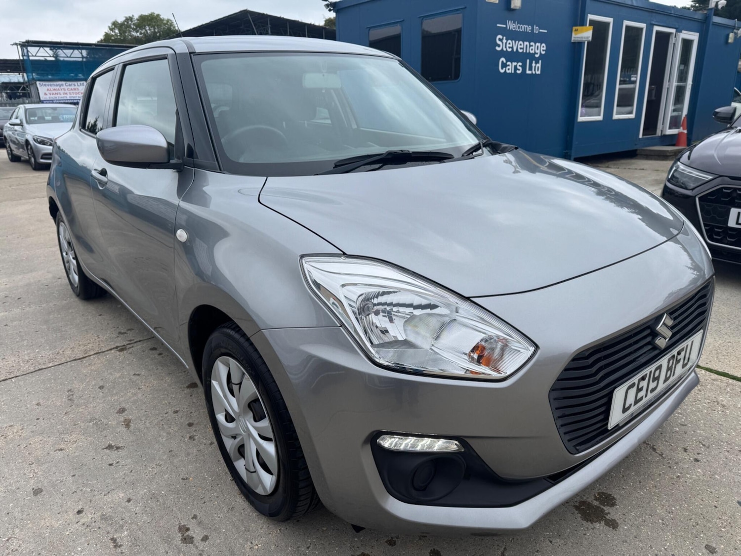 Used Suzuki Swift 2019 for sale - 76189173: Photo 2
