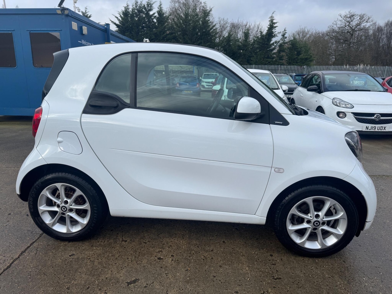 Used smart fortwo 2017 for sale - 77425862: Photo 9