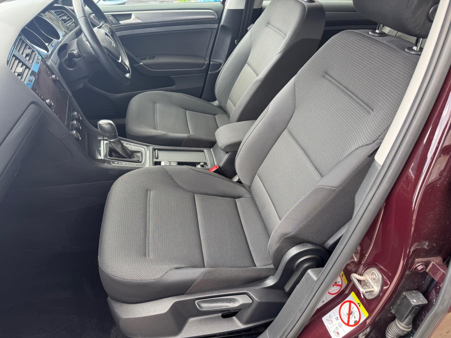 Used Volkswagen Golf 2017 for sale - 76989027: Photo 11