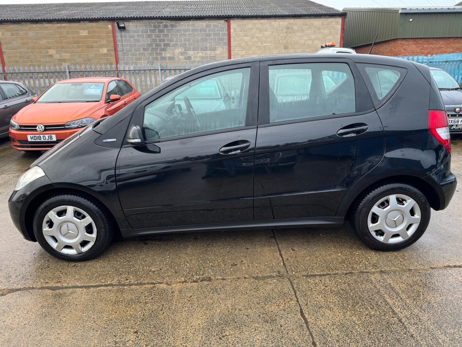 Used Mercedes-Benz A-Class 2010 for sale - 77290426: Photo 6