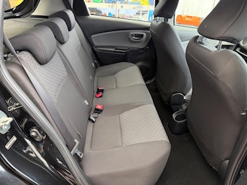 Used Toyota Yaris 2015 for sale - 78854247: Photo