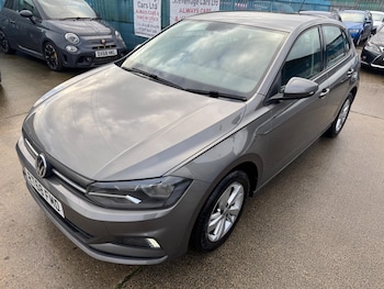Used Volkswagen Polo 2019 for sale - 76549892: Photo